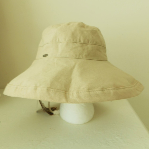 scala canvas hat
